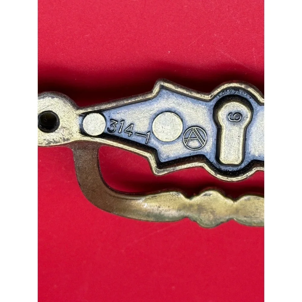 Amerock 314 Drawer 1950 Pull Handle Brass Faux Keyhole 3